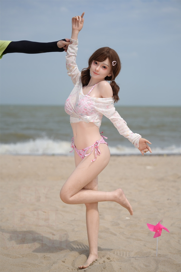 Small, Cute Asian Sex Dolls Zoya