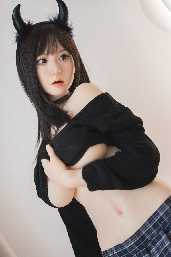Sexy Asian Silicone Sex Dolls Valeria