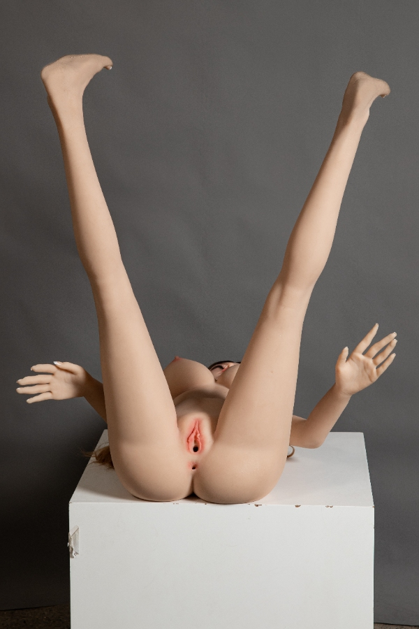 Full-Size Sexy Asian Sex Dolls Leila