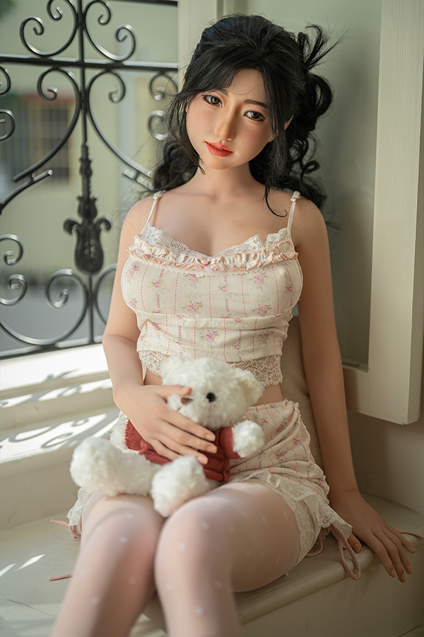 Cute Asian Sex Dolls Kayla