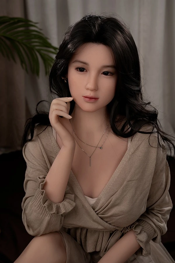 Asian Slim and Sexy Sex Dolls Elowen