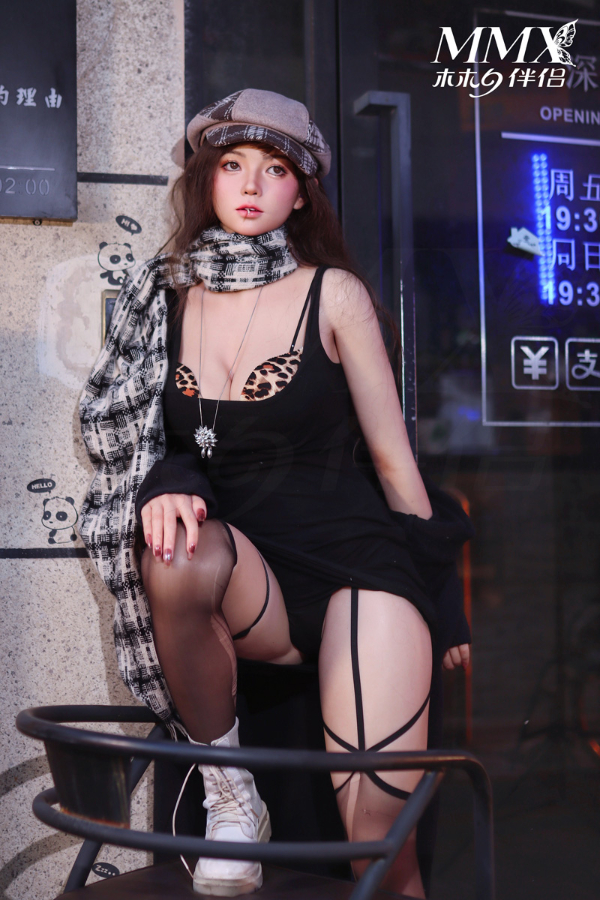 Cute Full-Size Asian Silicone Sex Dolls Della